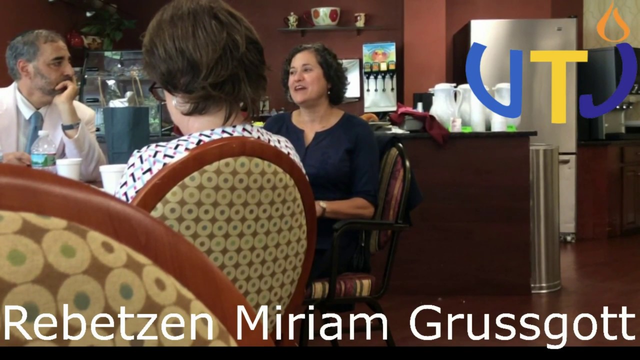 Rebetzen Miriam Grussgott Describes Leading Kabbalat Shabbat at a Partnership Minyan
